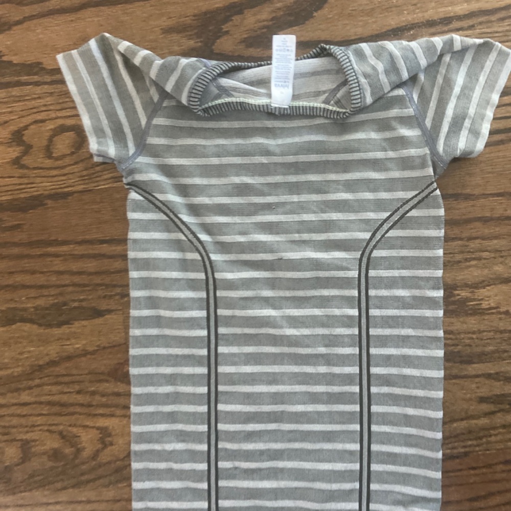 Ivivva shirt - Picture 3 of 3